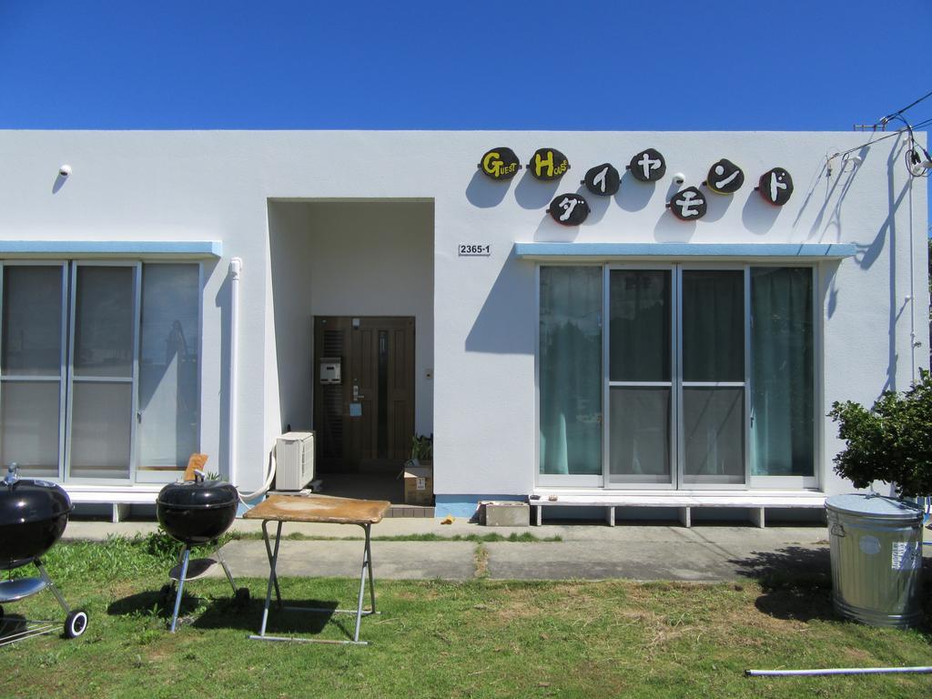 Guest House Diamond Yomitan Exteriér fotografie