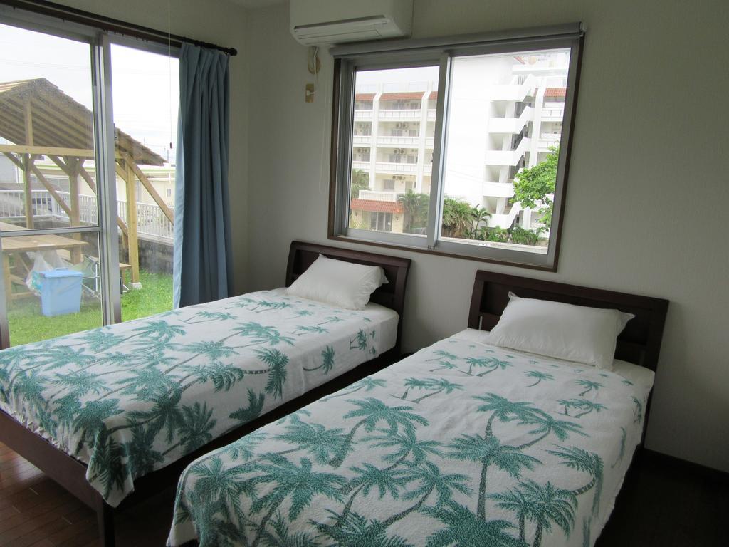 Guest House Diamond Yomitan Exteriér fotografie